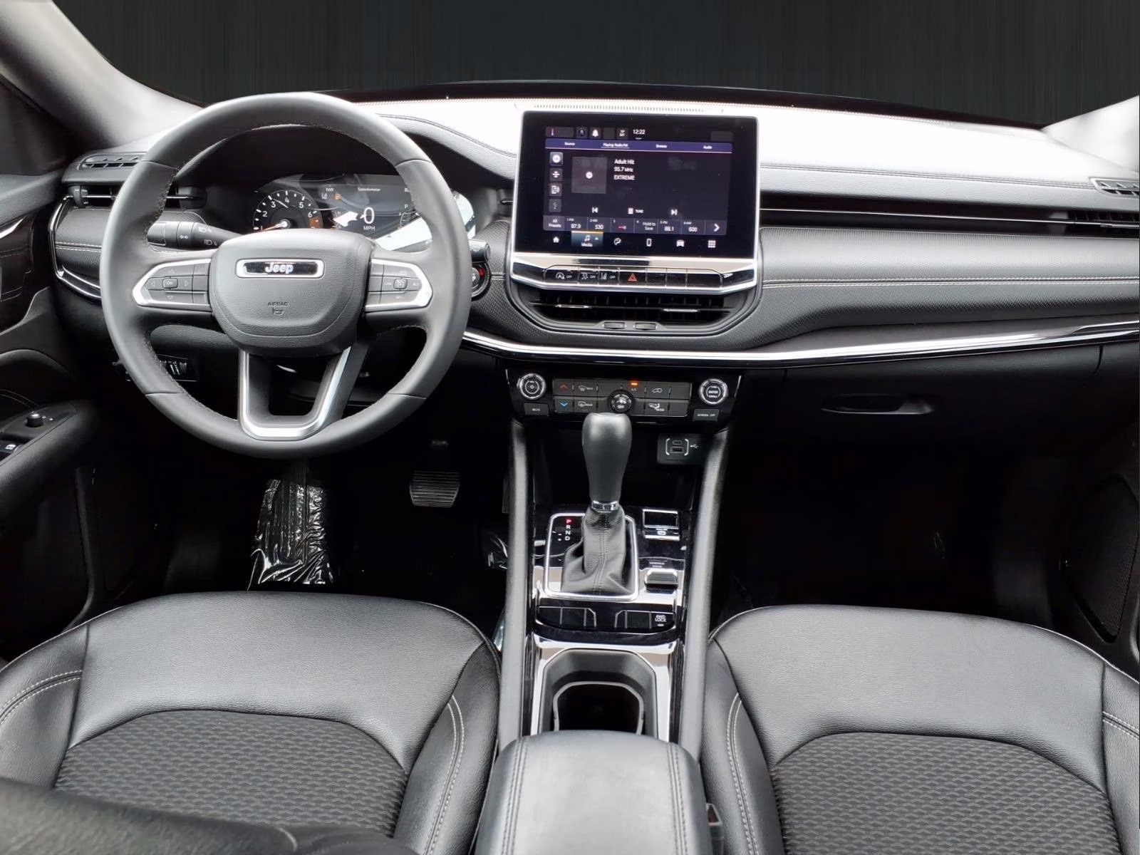 2024 Bright White Clearcoat Jeep Compass Latitude 4X4 SUV