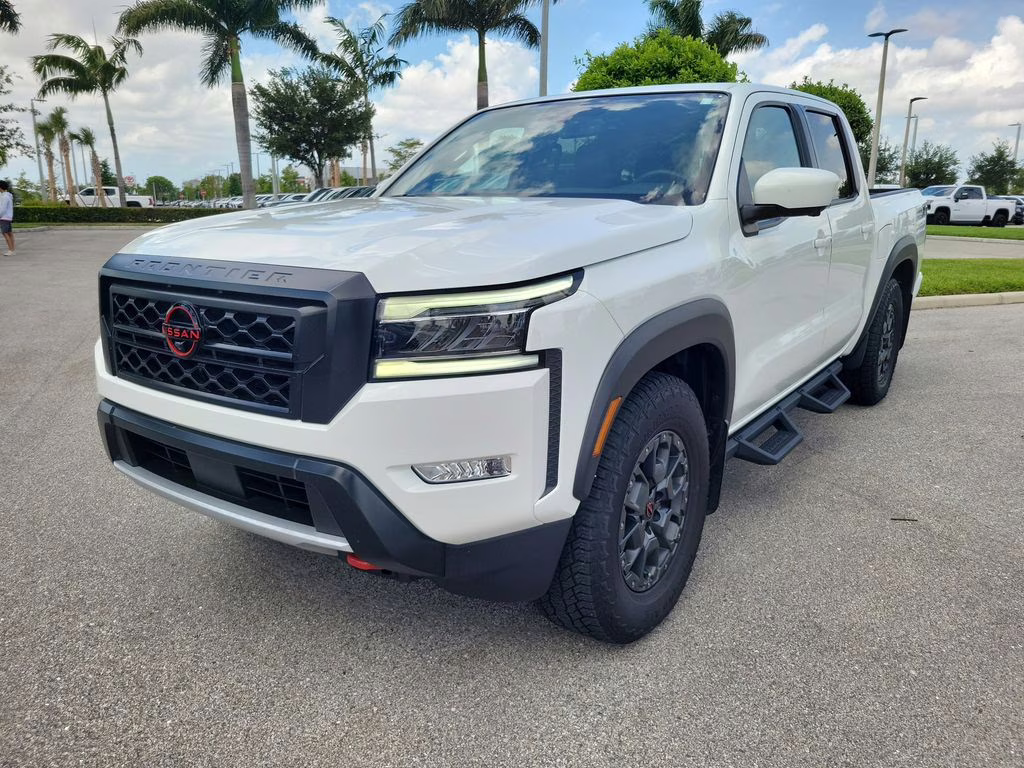 2023 Glacier White Nissan Frontier PRO-X RWD Truck