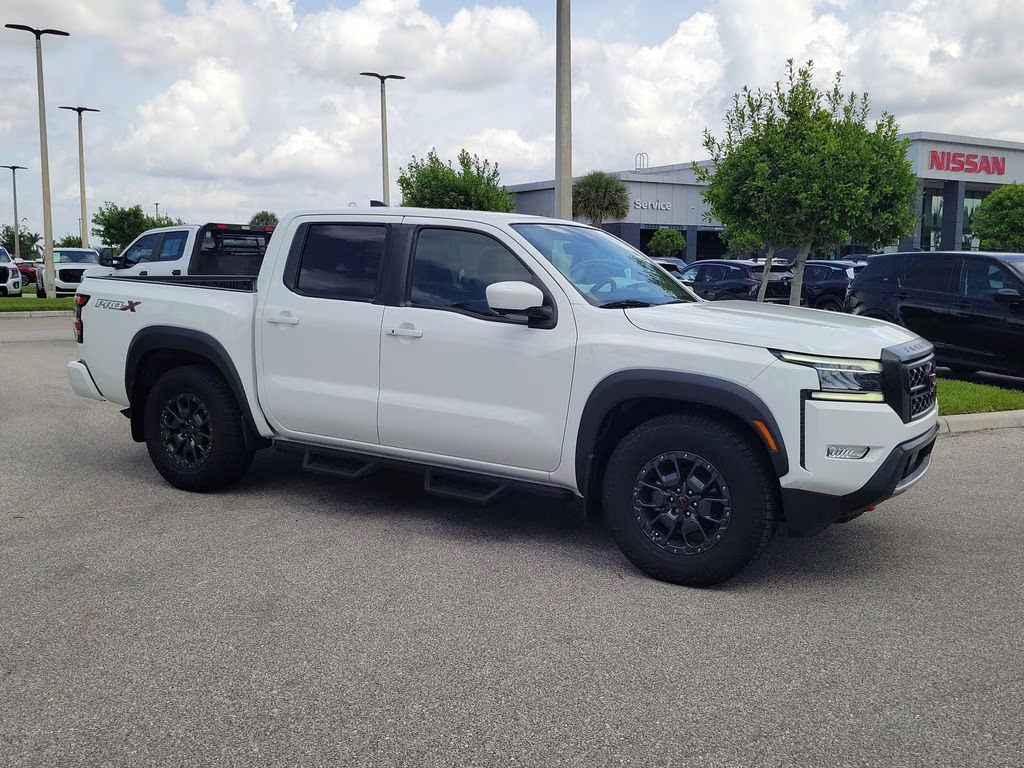 2023 Glacier White Nissan Frontier PRO-X RWD Truck