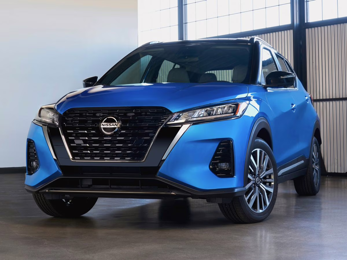 2021 Boulder Gray Nissan Kicks SR FWD SUV