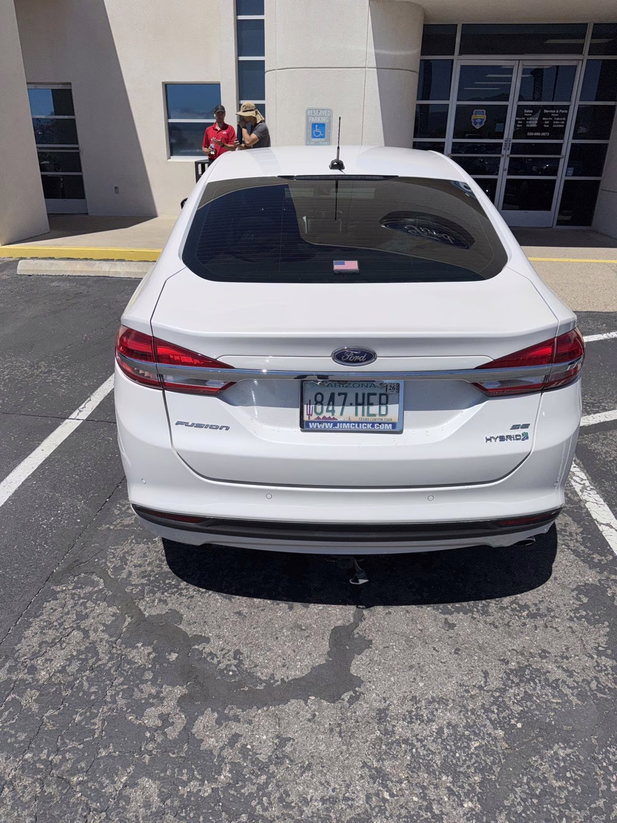 2018 White Platinum Clearcoat Metallic Ford Fusion Hybrid SE FWD Sedan