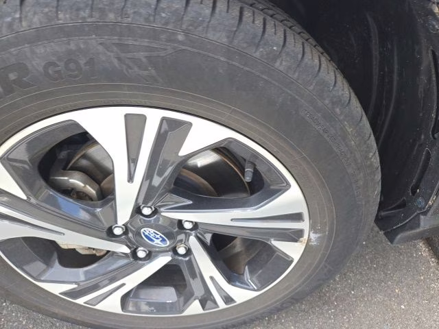 2024 Crystal White Pearl Subaru Crosstrek Premium AWD SUV