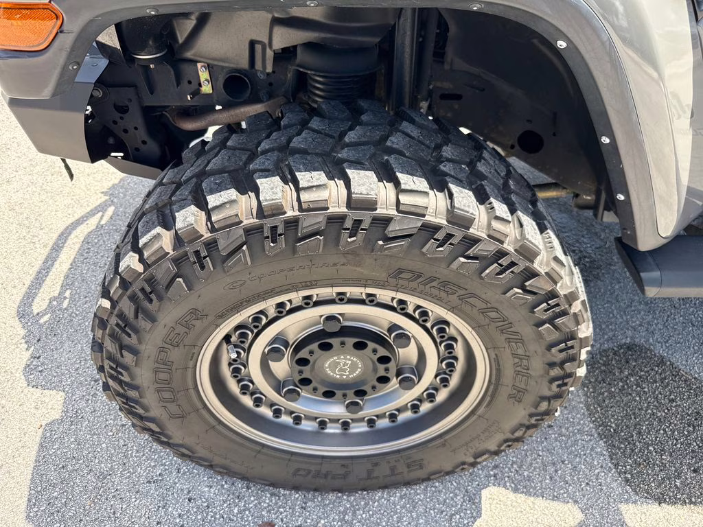 2022 Sting-Gray Clearcoat Jeep Gladiator Willys 4X4 Truck