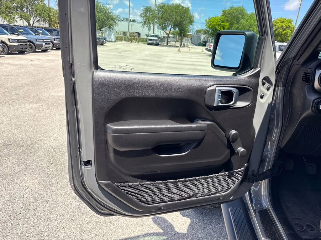 2022 Sting-Gray Clearcoat Jeep Gladiator Willys 4X4 Truck