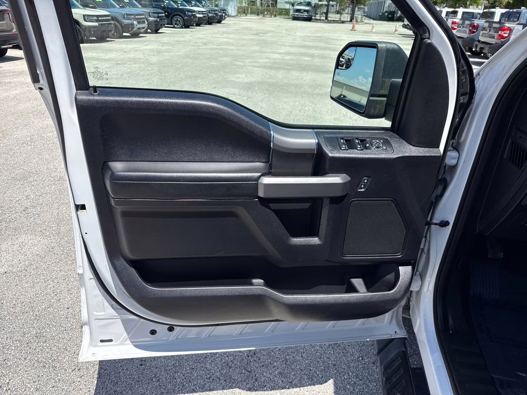 2017 Oxford White Ford F-150 XLT RWD Truck