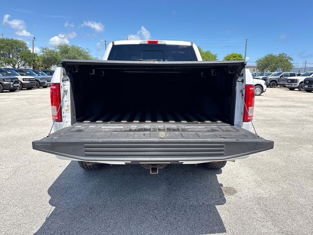 2017 Oxford White Ford F-150 XLT RWD Truck