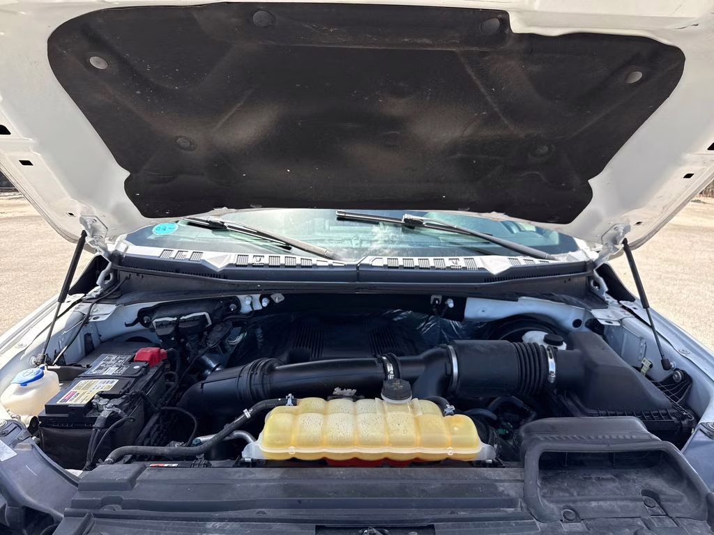 2017 Oxford White Ford F-150 XLT RWD Truck