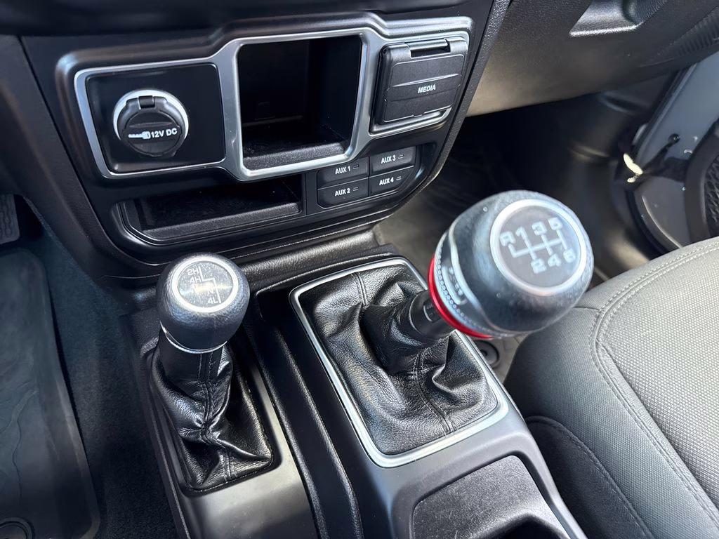 2022 Sting-Gray Clearcoat Jeep Gladiator Willys 4X4 Truck