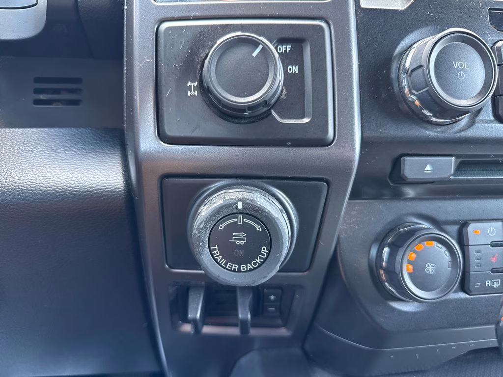 2017 Oxford White Ford F-150 XLT RWD Truck