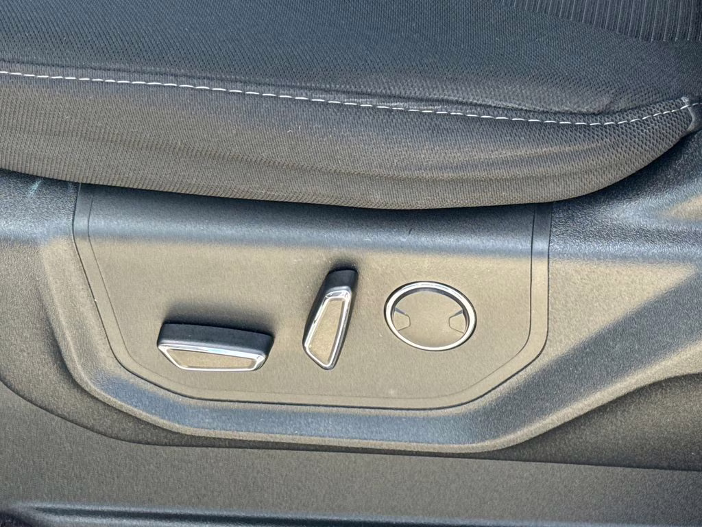 2017 Oxford White Ford F-150 XLT RWD Truck