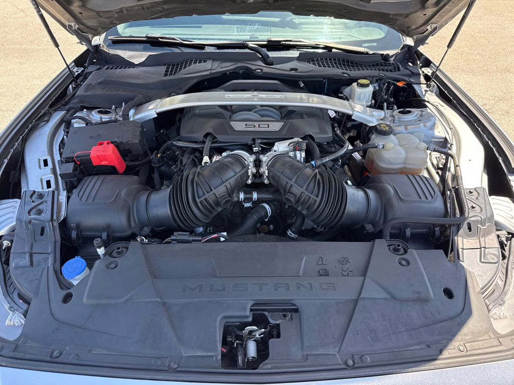 2024 Iconic Silver Metallic Ford Mustang GT RWD Coupe