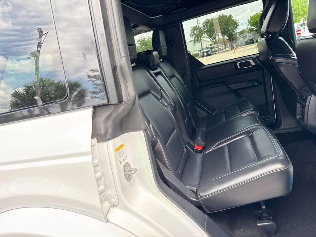 2025 Oxford White Ford Bronco Outer Banks 4X4 SUV