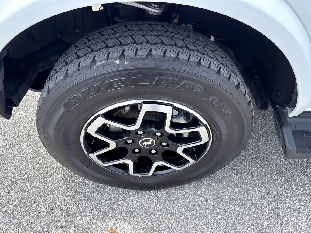 2025 Oxford White Ford Bronco Outer Banks 4X4 SUV