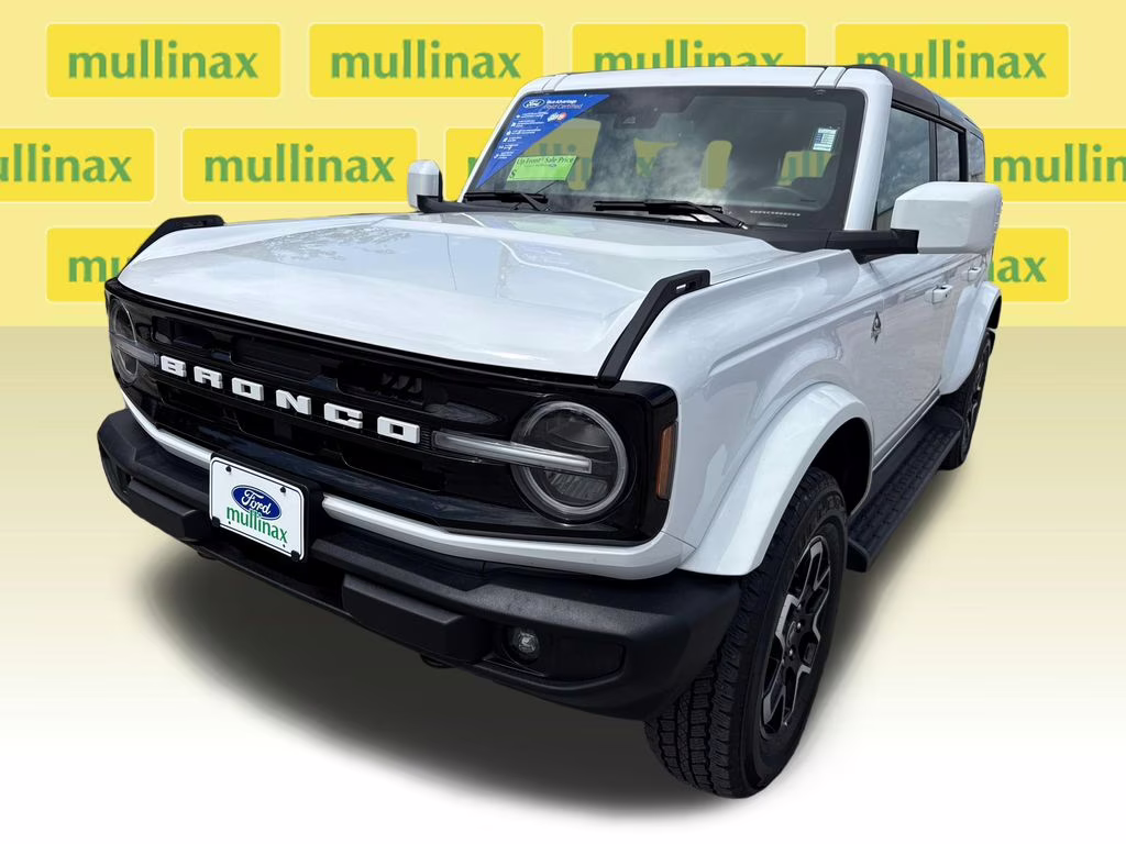 2025 Oxford White Ford Bronco Outer Banks 4X4 SUV