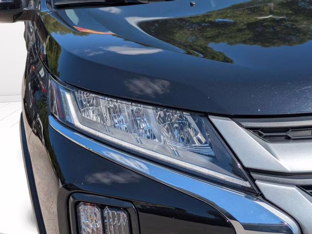 2025 Labrador Black Pearl Mitsubishi Outlander Sport 2.0 ES 4X4 SUV