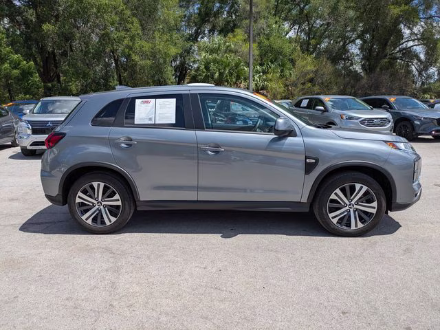 2025 Alloy Silver Metallic Mitsubishi Outlander Sport 2.0 ES 4X4 SUV