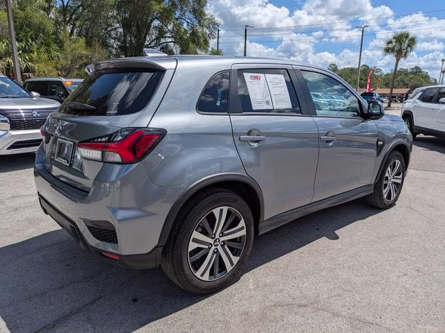 2025 Alloy Silver Metallic Mitsubishi Outlander Sport 2.0 ES 4X4 SUV