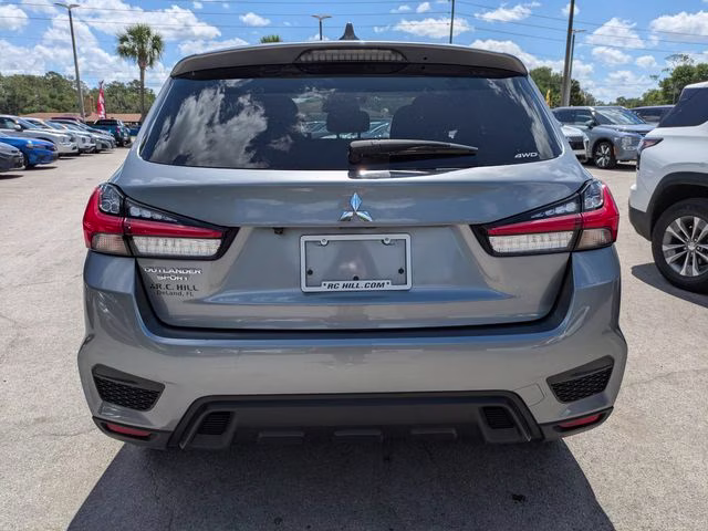 2025 Alloy Silver Metallic Mitsubishi Outlander Sport 2.0 ES 4X4 SUV