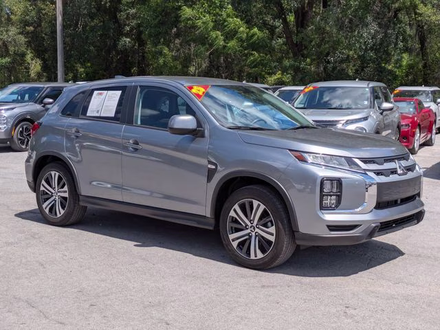 2025 Alloy Silver Metallic Mitsubishi Outlander Sport 2.0 ES 4X4 SUV
