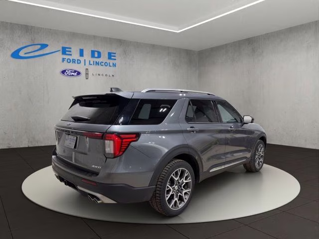 2025 Carbonized Gray Metallic Ford Explorer Platinum 4X4 SUV