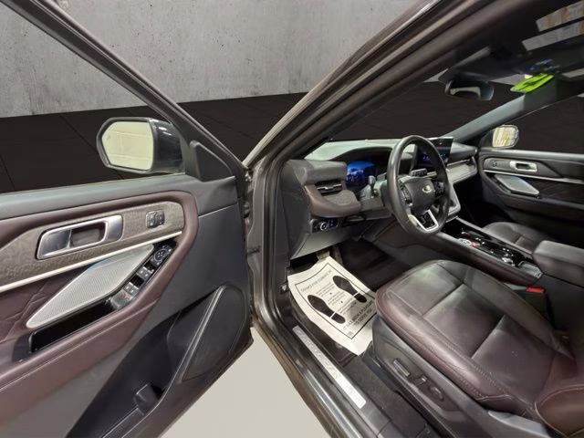 2025 Carbonized Gray Metallic Ford Explorer Platinum 4X4 SUV