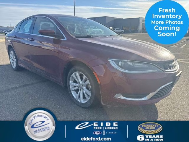 2015 Velvet Red Pearlcoat Chrysler 200 Limited FWD Sedan