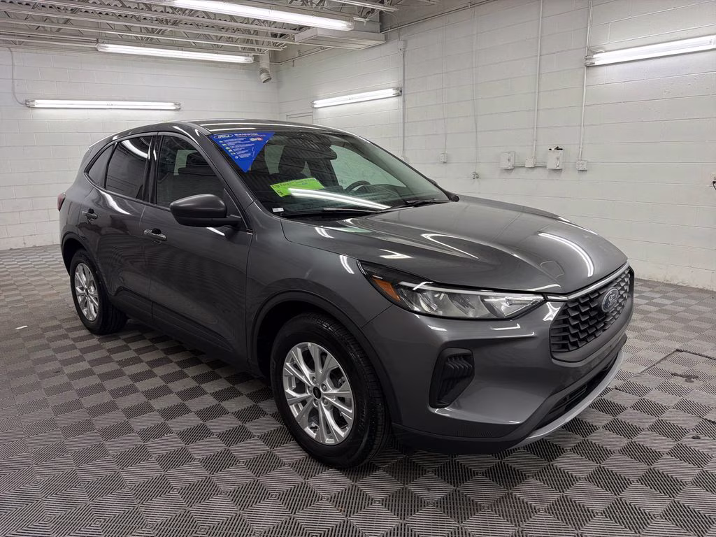 2025 Gray Metallic Ford Escape Active FWD SUV