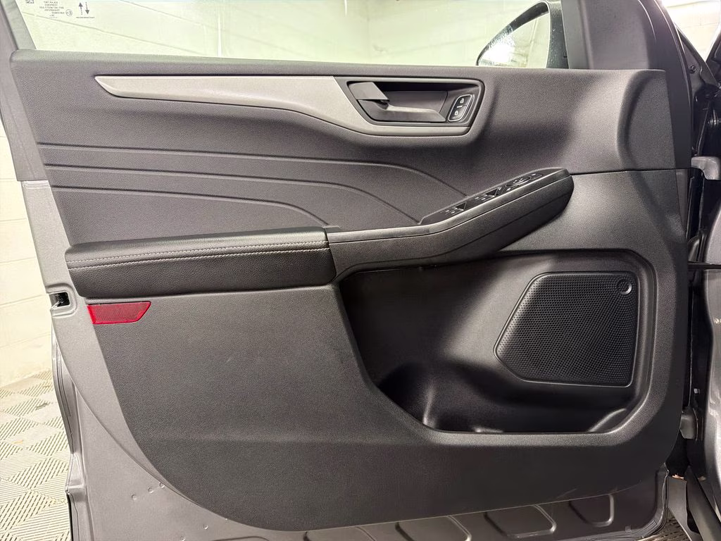 2025 Gray Metallic Ford Escape Active FWD SUV
