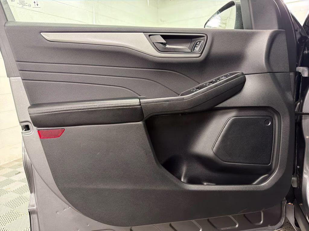 2025 Gray Metallic Ford Escape Active FWD SUV