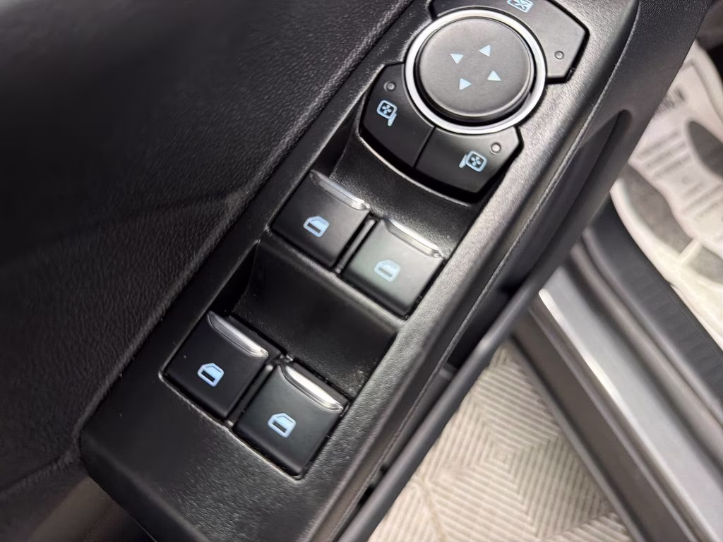 2025 Gray Metallic Ford Escape Active FWD SUV
