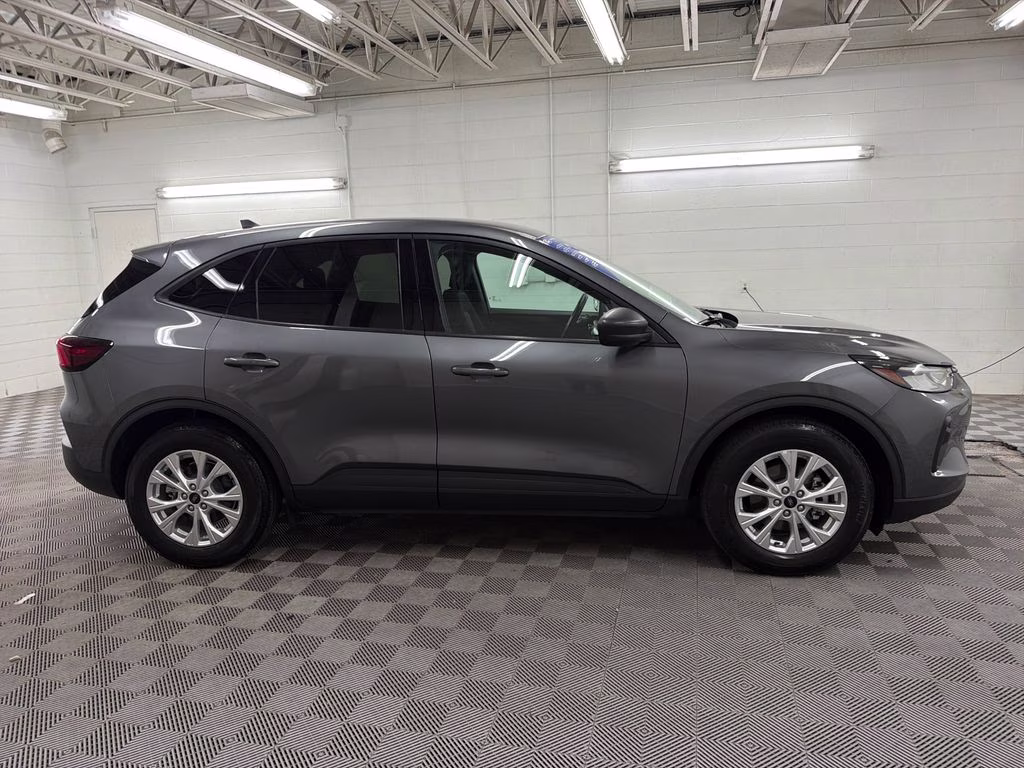 2025 Gray Metallic Ford Escape Active FWD SUV