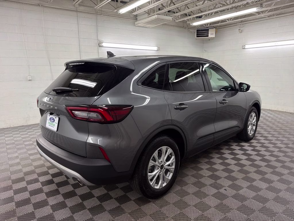 2025 Gray Metallic Ford Escape Active FWD SUV