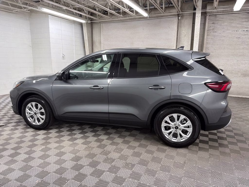 2025 Gray Metallic Ford Escape Active FWD SUV