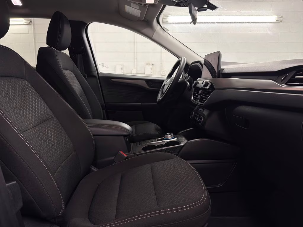 2025 Carbonized Gray Metallic Ford Escape Active FWD SUV