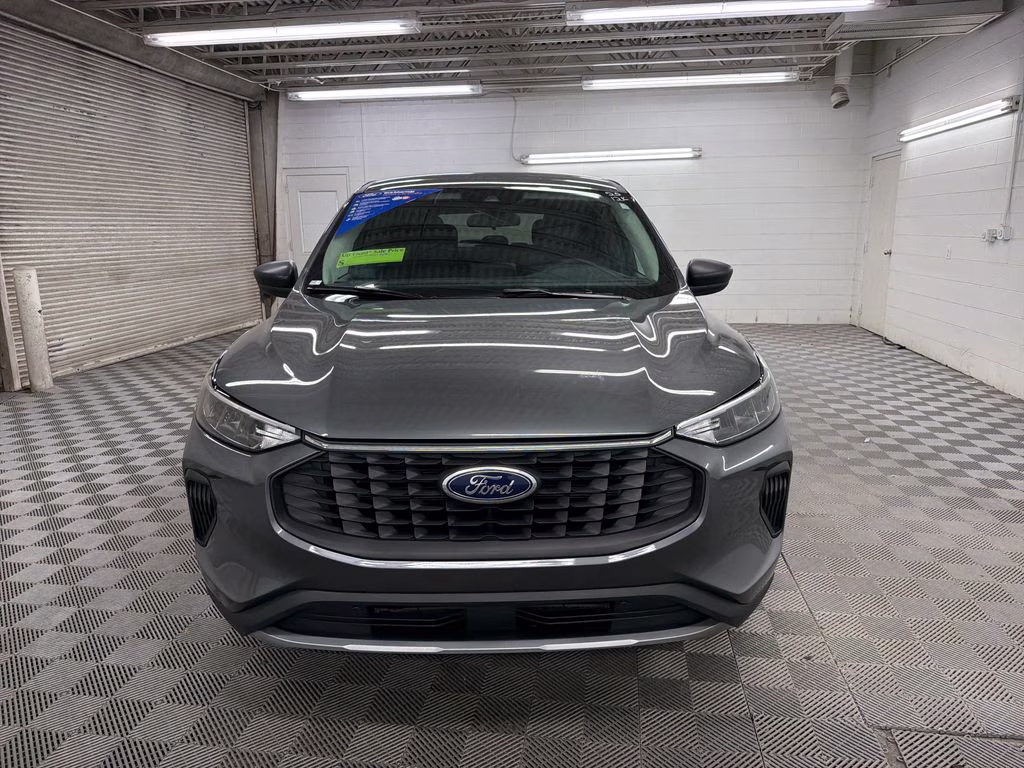 2025 Gray Metallic Ford Escape Active FWD SUV
