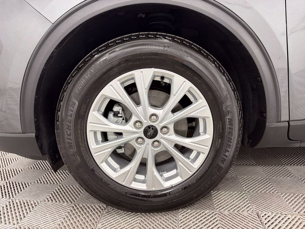 2025 Gray Metallic Ford Escape Active FWD SUV
