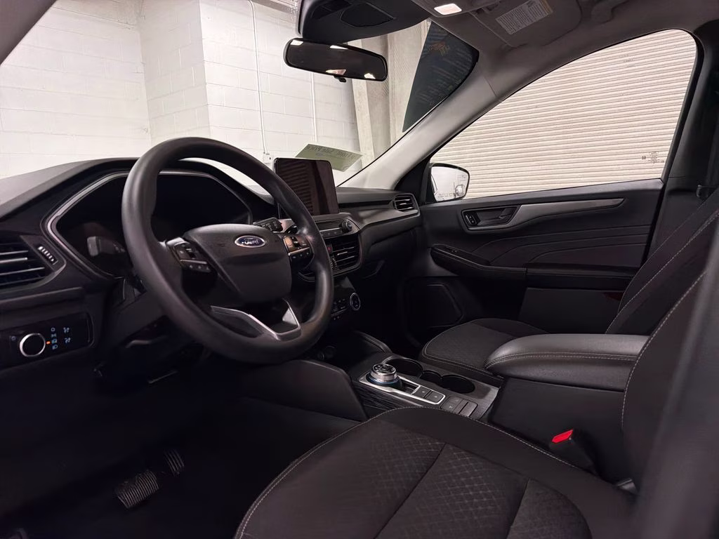 2025 Gray Metallic Ford Escape Active FWD SUV