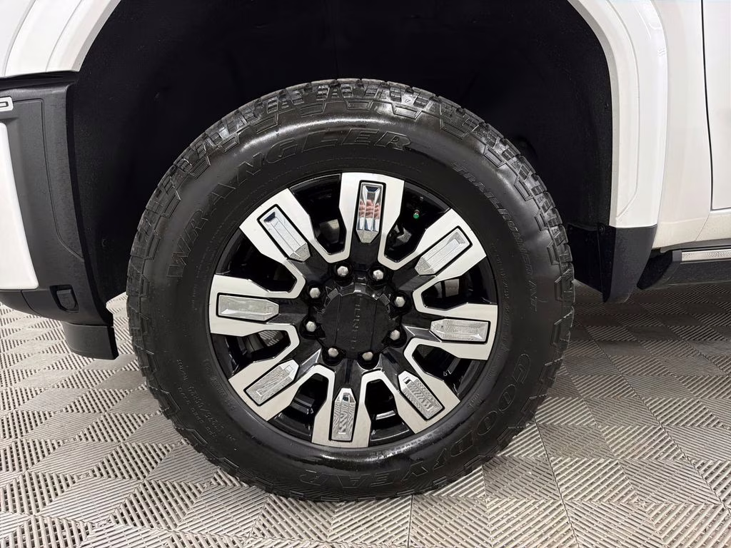 2024 White Frost Tricoat GMC Sierra 3500HD Denali 4X4 Truck