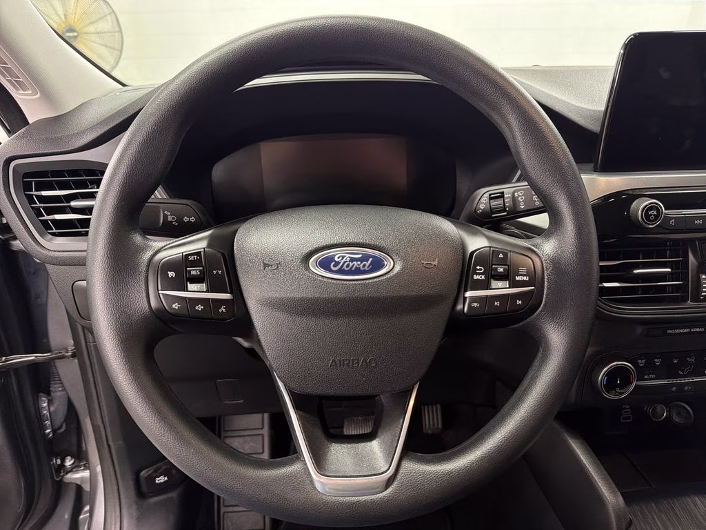 2025 Gray Metallic Ford Escape Active FWD SUV