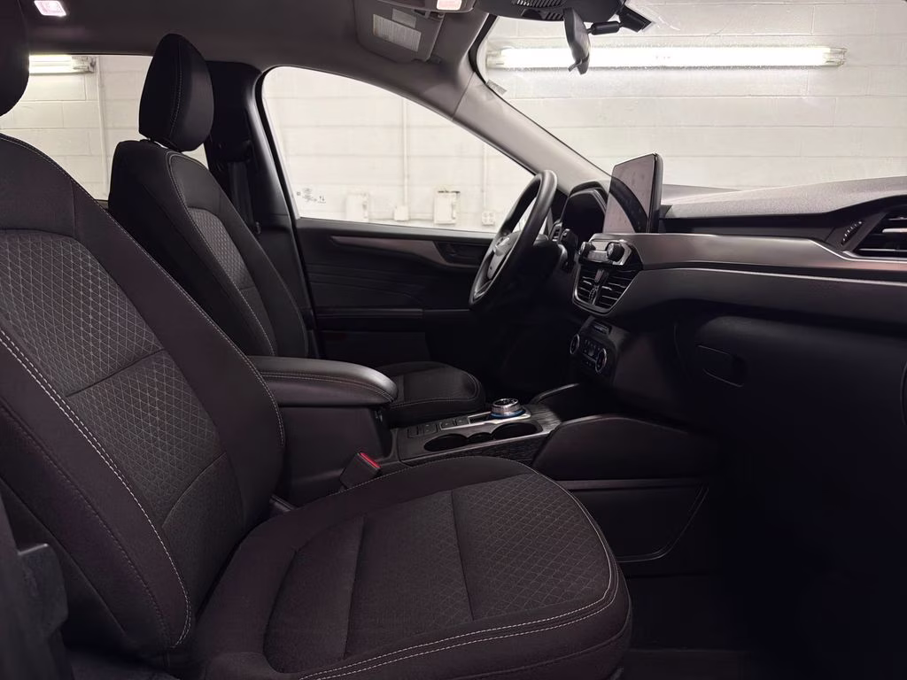 2025 Gray Metallic Ford Escape Active FWD SUV