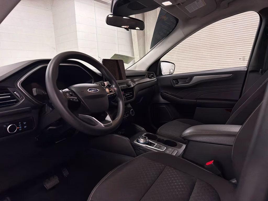 2025 Gray Metallic Ford Escape Active FWD SUV