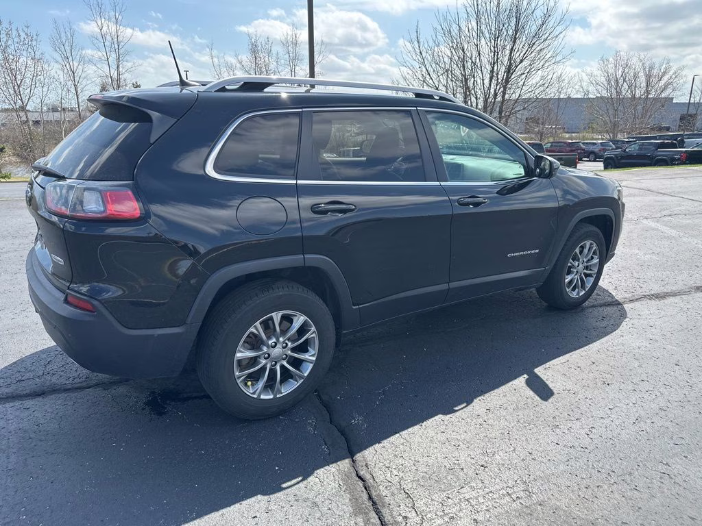 2019 Diamond Black Crystal Pearlcoat Jeep Cherokee Latitude Plus 4X4 SUV