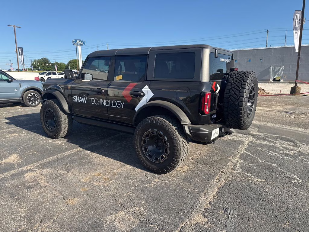 2021 Shadow Black Ford Bronco Badlands 4X4 SUV