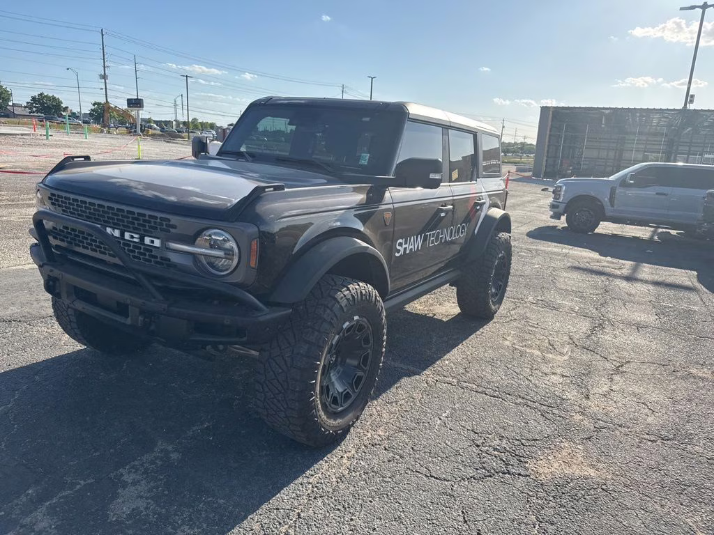 2021 Shadow Black Ford Bronco Badlands 4X4 SUV