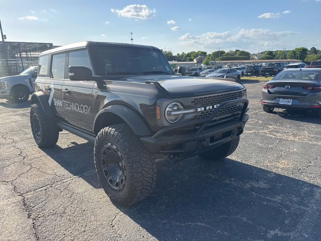 2021 Shadow Black Ford Bronco Badlands 4X4 SUV