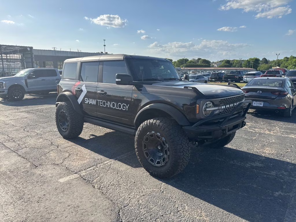 2021 Shadow Black Ford Bronco Badlands 4X4 SUV