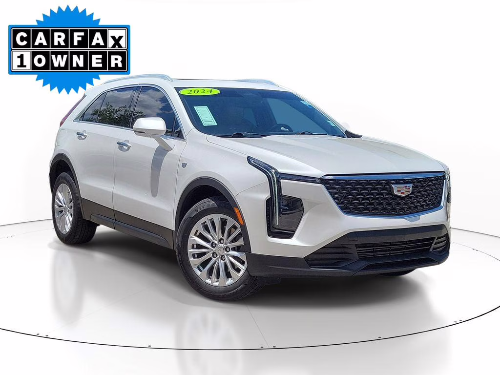 2024 Crystal White Tricoat Cadillac XT4 FWD Luxury FWD SUV