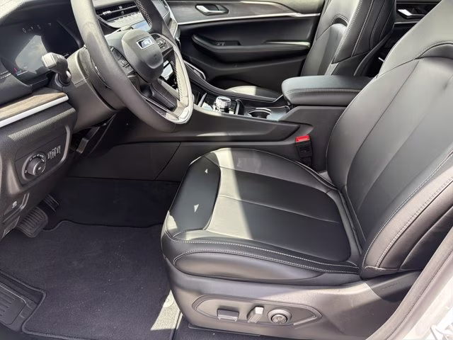 2026 Bright White Clearcoat Jeep Grand Cherokee L Limited 4X4 SUV
