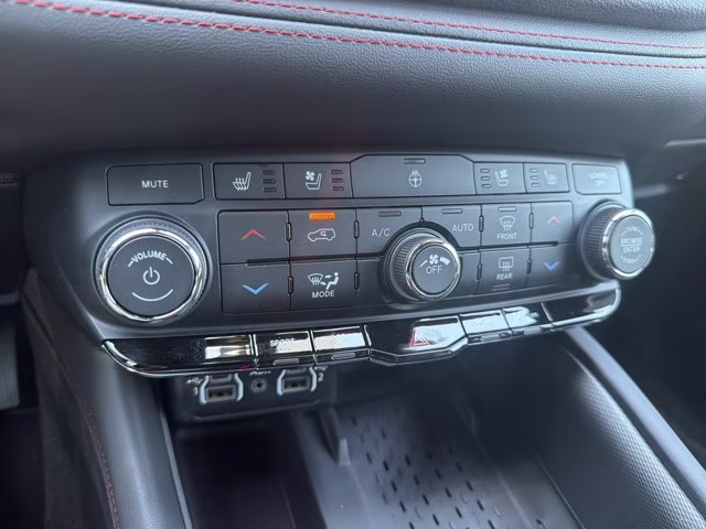 2026 DB Black Clearcoat Dodge Durango GT Plus HEMI V8 AWD SUV
