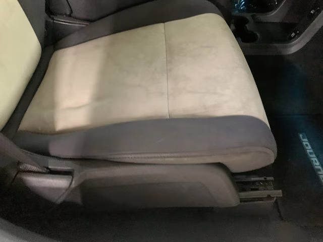 2009 Bright Silver Metallic Clearcoat Dodge Journey SXT AWD SUV